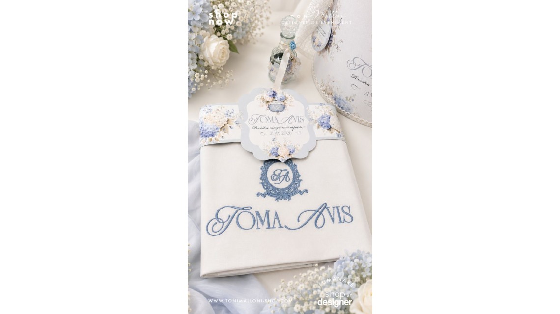 Trusou Botez Băiat Blue Hydrangea Hortensii Bleu și Monogramă Regală 7